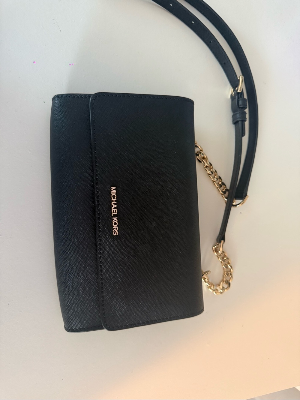 MICHAEL KORS Black Saffiano Leather Crossbody Wallet with Gold Logo - Picture 2 of 4
